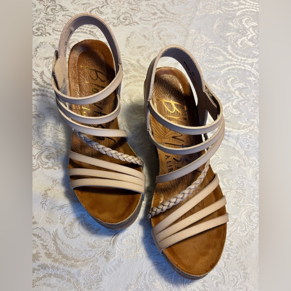 Blowfish Women's Cream Strappy Sandals